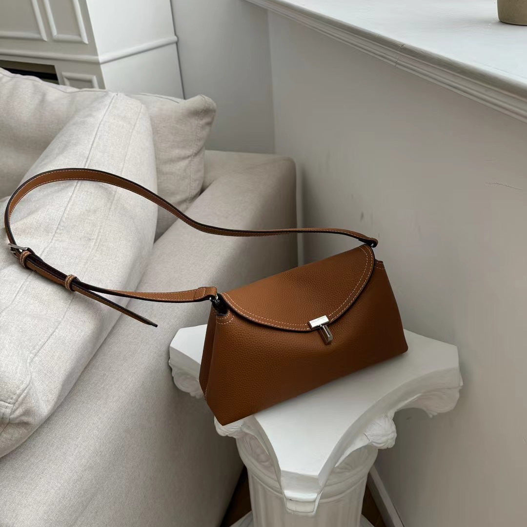 Brown leather sac